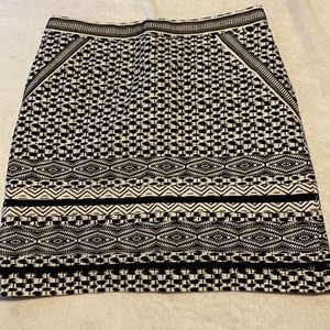 White House Black Market size 8 skirt